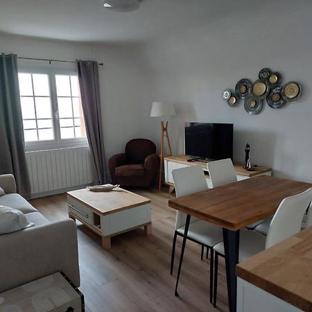 Au Gre Des Marees 2 Appartement Face A La Mer 2Eme Etage Ault Exterior foto