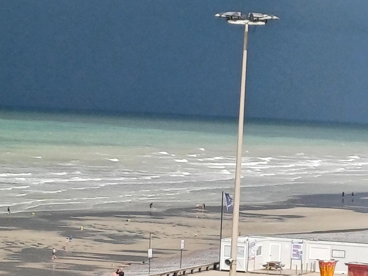 Au Gre Des Marees 2 Appartement Face A La Mer 2Eme Etage Ault Exterior foto